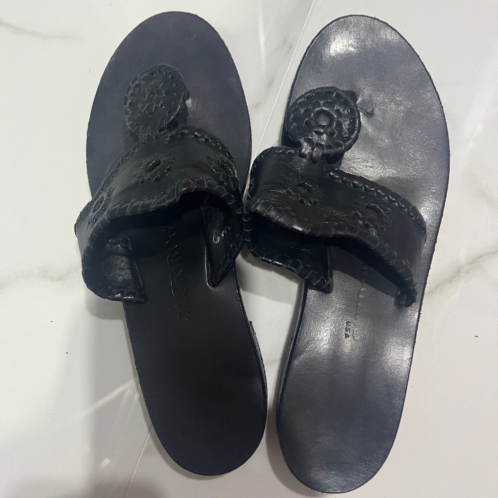 Jack Rogers black size 6 thong